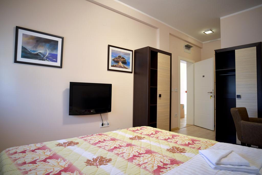 Lotos Depandans Hotel Nis Exterior photo